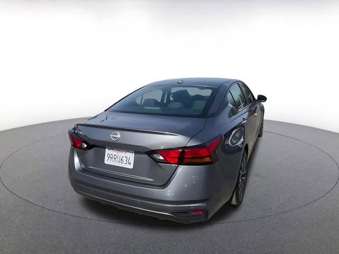 Used 2025 Nissan Altima 2.5 SV image 14