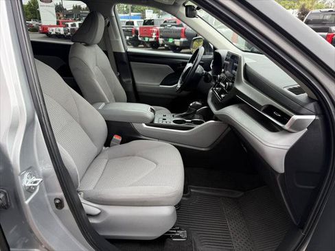 Certified 2023 Toyota Highlander LE FWD image 23