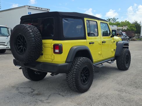 Used 2022 Jeep Wrangler Unlimited Sport AWD/4WD image 7