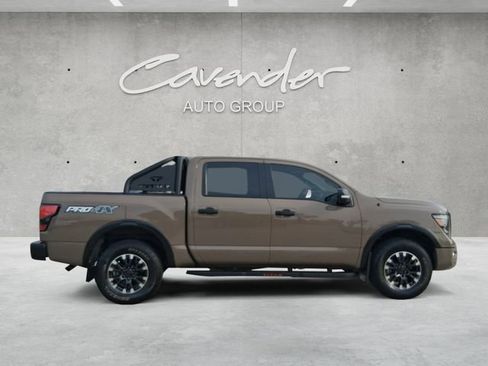 Used 2021 Nissan Titan PRO-4X w/ Pro-4x Convenience Package image 17