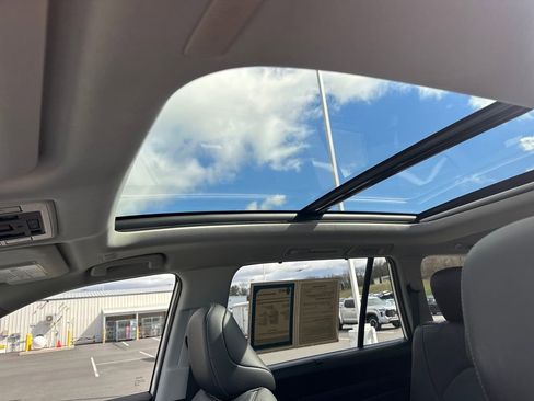 Used 2024 Toyota Grand Highlander Platinum image 25