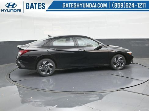 New 2025 Hyundai Elantra Sport image 3