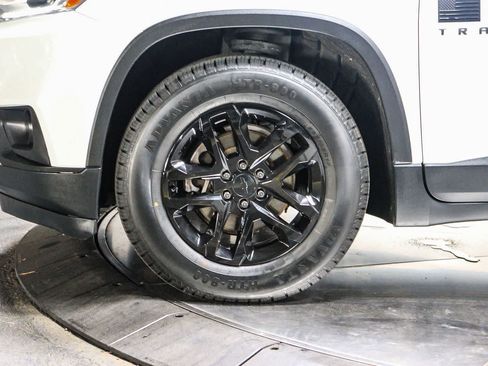 Used 2020 Chevrolet Traverse LS FWD image 9