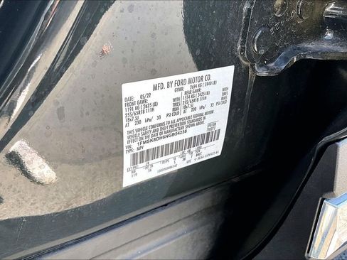 Used 2022 Ford Explorer XLT w/ Equipment Group 202A AWD/4WD image 36