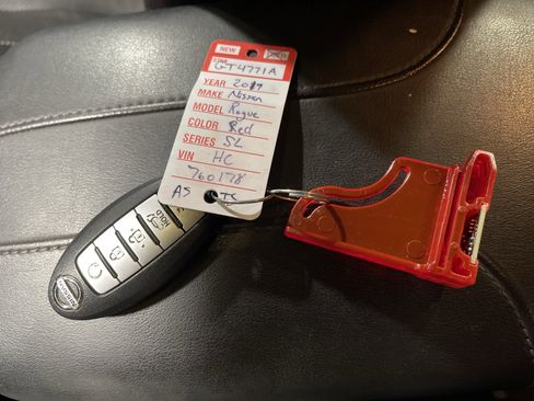 Used 2017 Nissan Rogue SL w/ SL Premium Package image 26