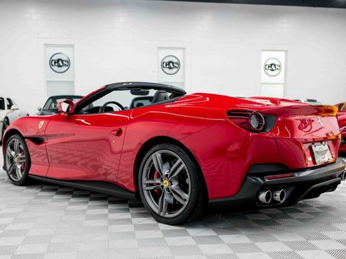 Used 2019 Ferrari Portofino RWD image 15