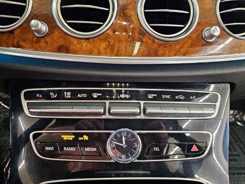 Used 2017 Mercedes-Benz E 300 4MATIC image 19