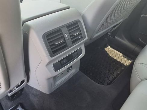 Used 2022 Audi Q5 e Premium image 10