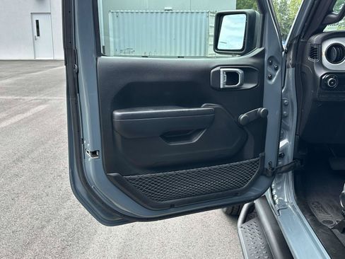 Used 2024 Jeep Wrangler Unlimited Sport AWD/4WD image 5