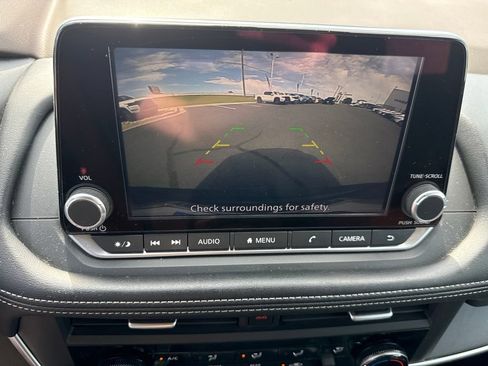 Used 2023 Nissan Rogue S AWD/4WD image 20