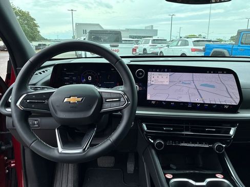 Used 2026 Chevrolet Traverse LT AWD/4WD image 25