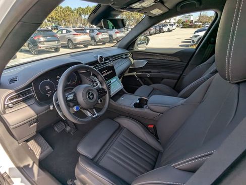 Used 2025 Mercedes-Benz GLB 250 GLB 250 image 29