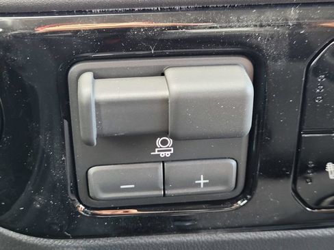 New 2026 GMC Sierra 1500 Elevation w/ Elevation Select Package AWD/4WD image 17