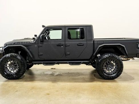Used 2025 Jeep Gladiator Rubicon w/ Safety Group AWD/4WD image 8
