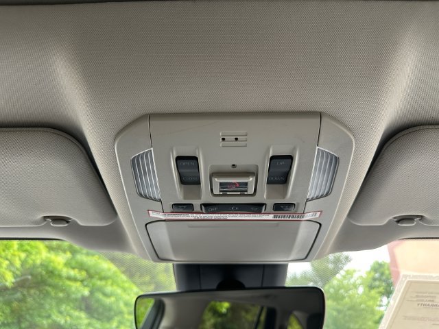 Used 2020 Toyota Highlander XLE FWD image 29
