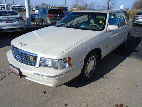Used 1998 Cadillac De Ville image 6