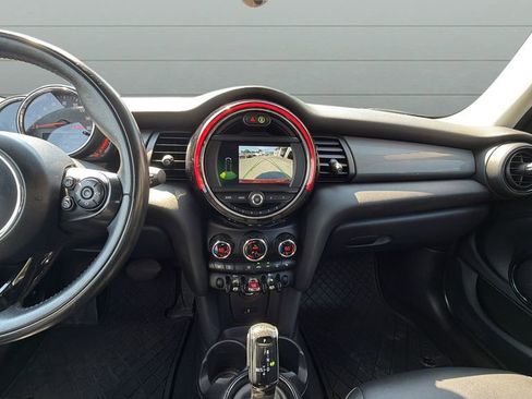 Used 2020 MINI Cooper 4-Door Hardtop w/ Storage Package FWD image 12