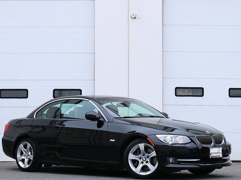 Used 2011 BMW 335i Convertible image 1