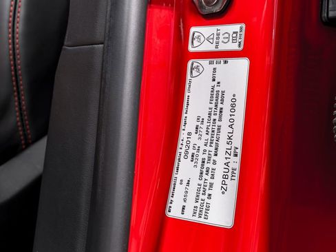 Used 2019 Lamborghini Urus image 12