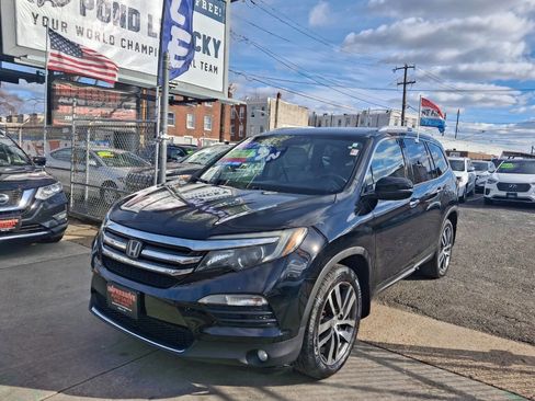 Used 2017 Honda Pilot Elite image 2