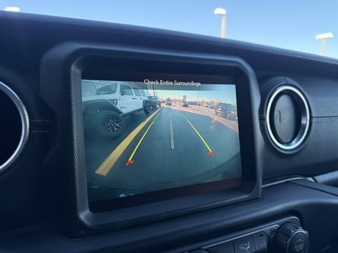 Used 2022 Jeep Wrangler Unlimited Sahara 4xe image 17