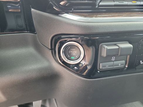 Used 2026 GMC Sierra 1500 SLE image 19