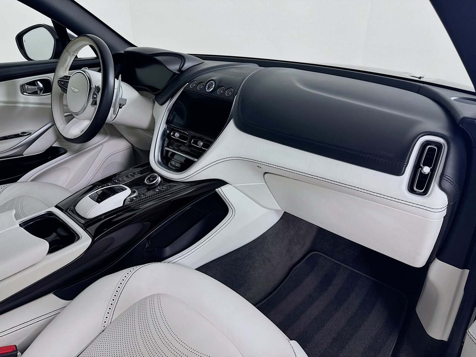 Used 2023 Aston Martin DBX 707 AWD/4WD image 28