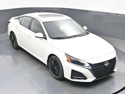 New 2026 Nissan Altima 2.5 SV w/ SV Special Edition Package FWD image 34