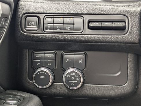 Used 2023 GMC Yukon Denali image 22