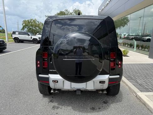 Used 2024 Land Rover Defender 110 SE AWD/4WD image 4