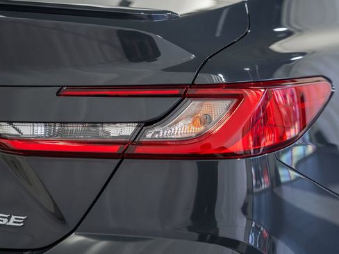 Used 2025 Toyota Camry SE image 6