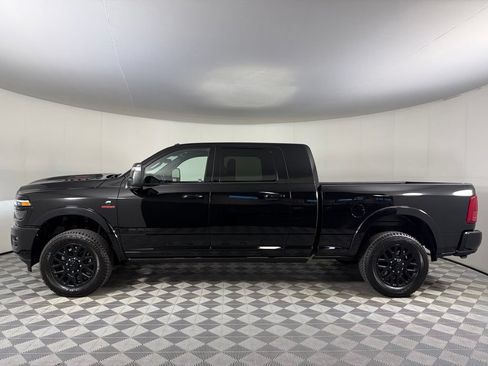 Used 2025 RAM 3500 Limited AWD/4WD image 9