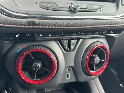 Used 2025 Chevrolet Blazer RS image 29