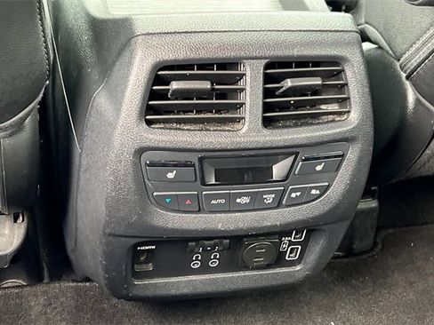 Used 2019 Honda Pilot Touring image 16