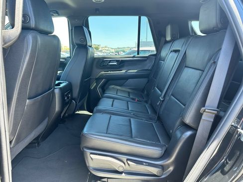 Used 2025 Chevrolet Tahoe LT RWD image 19