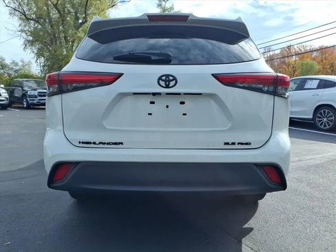 Used 2020 Toyota Highlander XLE image 4