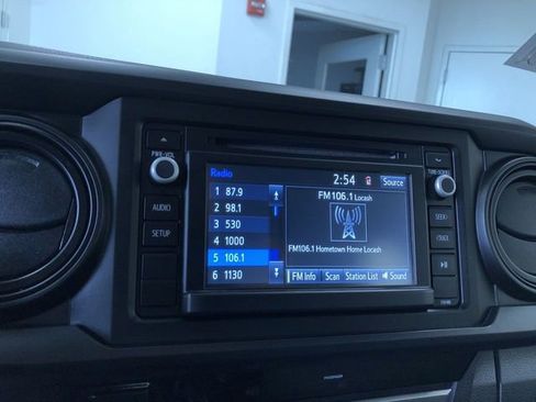 Certified 2017 Toyota Tacoma SR image 20