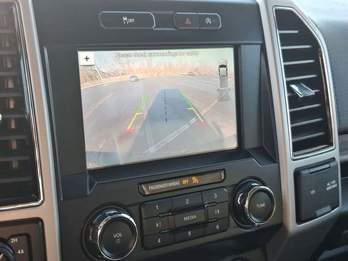 Used 2019 Ford F150 Lariat w/ Trailer Tow Package image 21