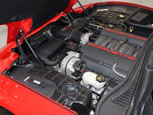Used 1999 Chevrolet Corvette Coupe w/ Memory Pkg RWD image 13