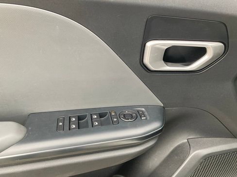 Used 2025 Kia K4 LXS image 12