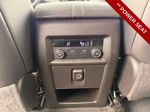 Used 2021 Chevrolet Traverse LT AWD/4WD image 21