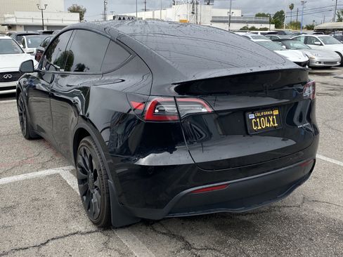 Used 2021 Tesla Model Y Long Range image 7