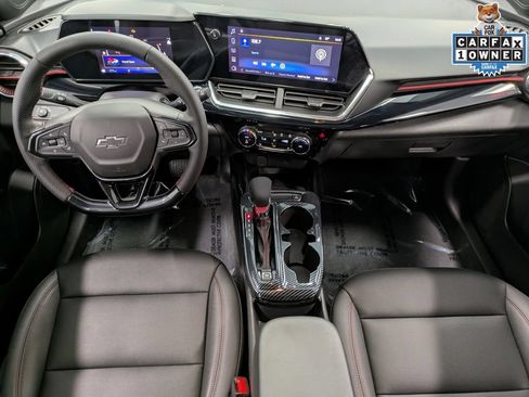 Used 2025 Chevrolet Trax RS w/ Sunroof Package FWD image 24
