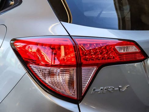 Used 2017 Honda HR-V EX-L image 9