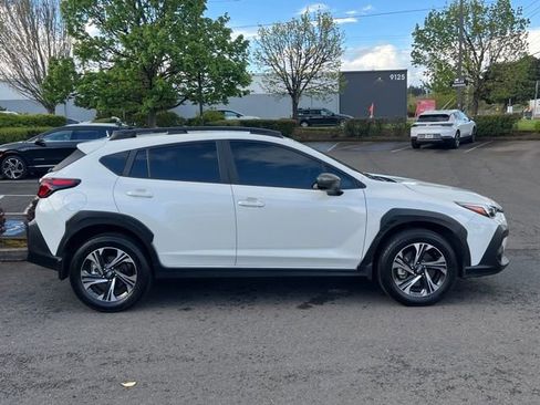 Used 2024 Subaru Crosstrek 2.0i Premium w/ Crosstrek Mirror Package image 8