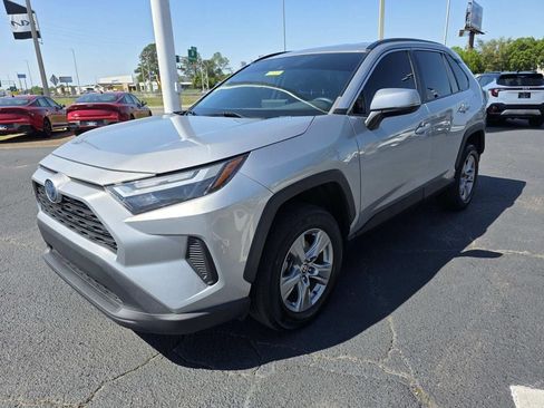 Used 2022 Toyota RAV4 XLE image 5