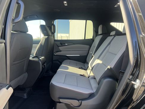 New 2026 Chevrolet Traverse LT image 9