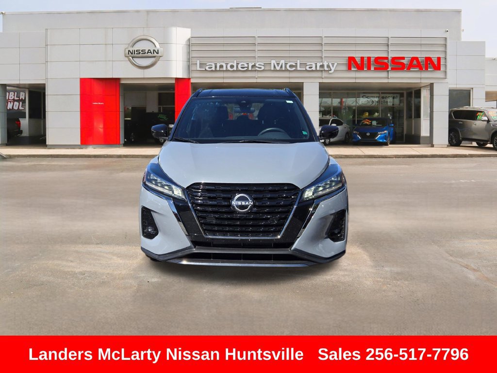 Used 2022 Nissan Kicks SR FWD image 11