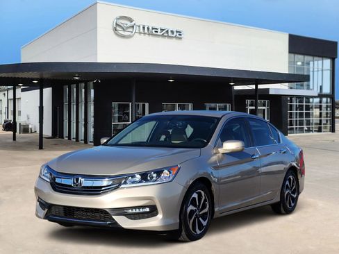 Used 2017 Honda Accord EX-L image 2