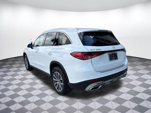 Used 2026 Mercedes-Benz GLC 300 image 3